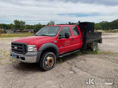 2005 Ford F-450 SD Crew-Cab Flatbed/Service Truck