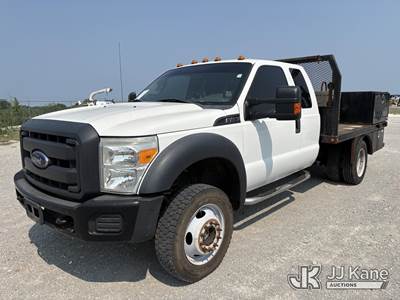 2013 Ford F-450 SD Extended-Cab Flatbed/Service Truck