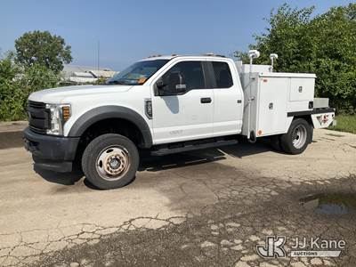 2018 Ford F-450 SD Extended-Cab Welder Truck