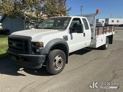 2008 Ford F-450 SD SuperCab DRW Extended-Cab Flatbed Truck