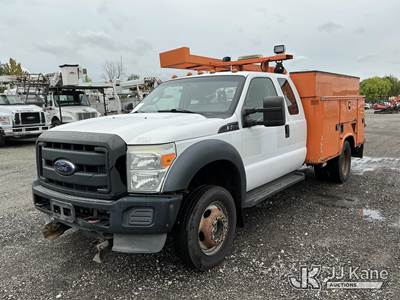 2014 Ford F450 4x4 Extended-Cab Service Truck