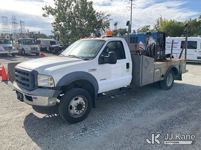 2006 Ford F450 Flatbed/Welder Truck