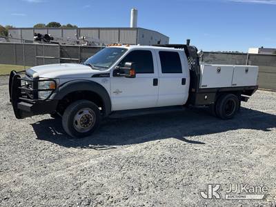 2016 Ford F550 4x4 Crew-Cab Flatbed Truck