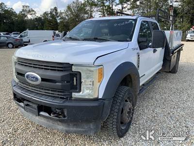 2017 Ford F-550 Crew Cab DRW 4WD Flatbed/Service Truck