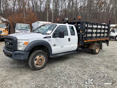 2016 Ford F-550 Extended-Cab Flatbed Truck