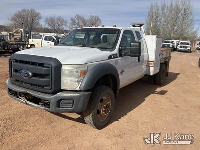 2014 Ford F-550 Extended-Cab Flatbed/Service Truck