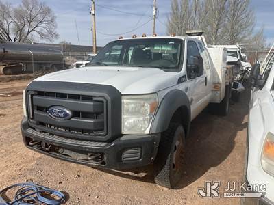 2014 Ford F550 4x4 Extended-Cab Flatbed/Service Truck