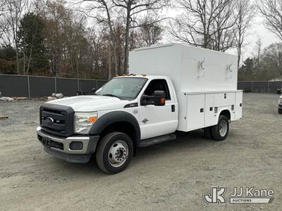2015 Ford F550 4X4 Enclosed High Top Service Truck