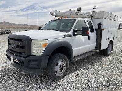 2015 Ford F550 4x4 Extended-Cab Service Truck