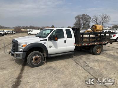 2016 Ford F-550 Extended-Cab Flatbed/Service Truck