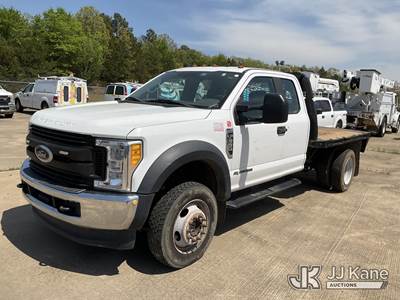 2017 Ford F550 4X4 Flatbed/Service Truck