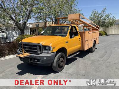 2004 Ford F-550 Regular Cab 2WD DRW Utility Truck