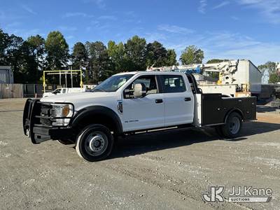 2017 Ford F550 4x4 Crew-Cab Flatbed/Service Truck
