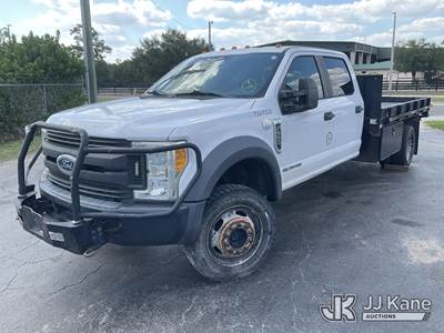 2017 Ford F550 4x4 Crew-Cab Flatbed/Service Truck