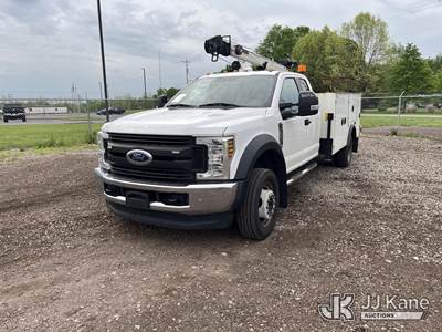 2019 Ford F550 4x4 Extended-Cab Service Truck