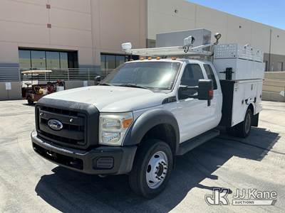 2015 Ford F550 4x4 Extended-Cab Service Truck