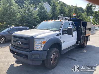 2016 Ford F550 2WD Extended-Cab Welder Truck
