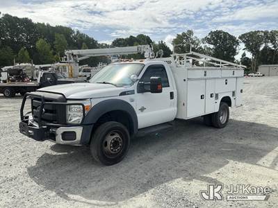 2015 Ford F550 4X4 Regular Cab DRW Service Truck