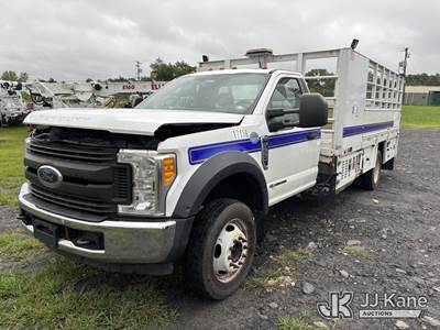 2017 Ford F-550 4x2 Flatbed/Service Truck