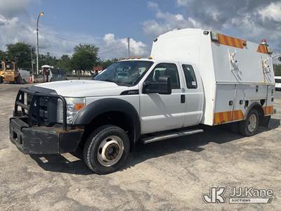2016 Ford F550 Extended-Cab Enclosed Service Truck