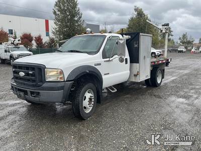 2006 Ford F-550 Regular Cab DRW Flatbed/Service Truck