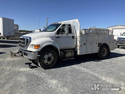 2013 Ford F750 URD/Flatbed Truck