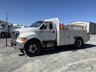 2015 Ford F750 URD/Flatbed Truck