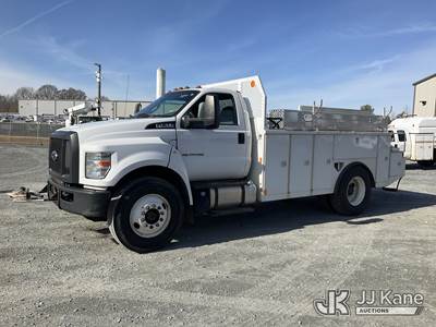 2017 Ford F750 URD/Flatbed Truck