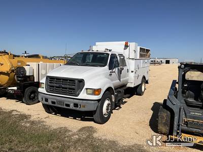 2002 Ford F-750 Crew-Cab Utility Truck
