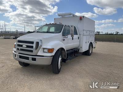 2007 Ford F750 Crew-Cab Enclosed High-Top Utility Truck