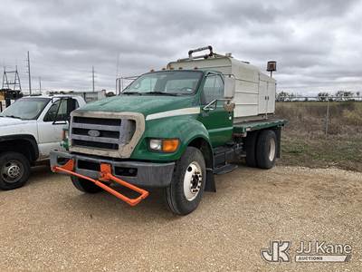 2008 Ford F-750 Regular Cab 2WD DRW Flatbed Truck