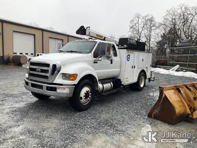 2013 Ford F-750 SuperCab 2WD DRW Service Truck