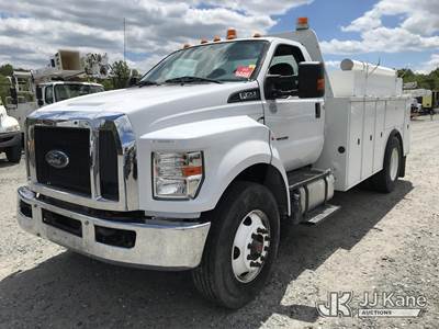 2017 Ford F750 URD/Flatbed Truck