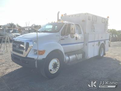 2012 Ford F750 Extended-Cab Enclosed Utility Truck