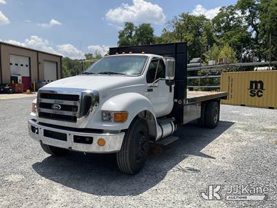 2013 Ford F-750 Regular Cab DRW Flatbed Truck
