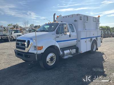 2012 Ford F750 Extended-Cab Enclosed Utility Truck