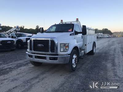 2017 Ford F-750 Regular Cab DRW Flatbed/Service Truck