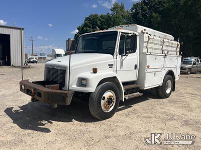 2003 Freightliner FL70 Enclosed Service Truck