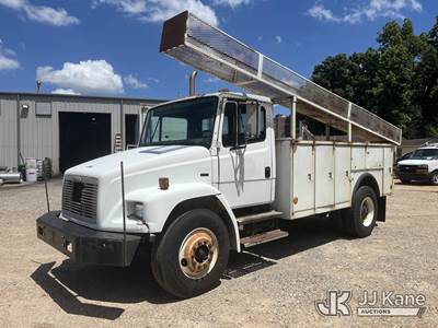 2003 Freightliner FL70 Utility Truck