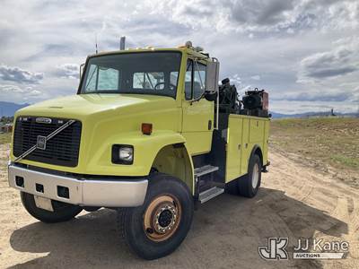 2002 Freightliner FL70 Mechanics Service Truck