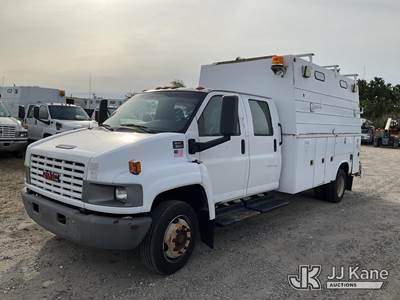 2007 GMC C5500 Crew-Cab Enclosed Service Truck