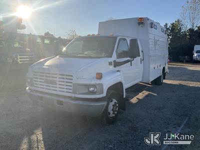 2007 GMC C5E042 Crew-Cab Enclosed Service Truck