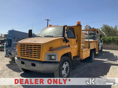 2004 GMC C7C042 Spray Truck