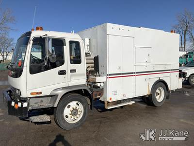 2004 GMC F7B042 Enclosed Service Truck