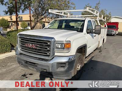 2017 GMC Sierra 2500HD Base Double Cab 4WD Extended-Cab Service Truck