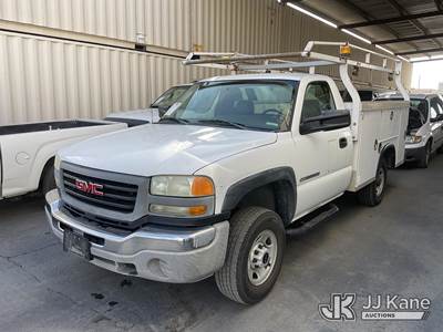 2004 GMC Sierra 2500HD Service Truck