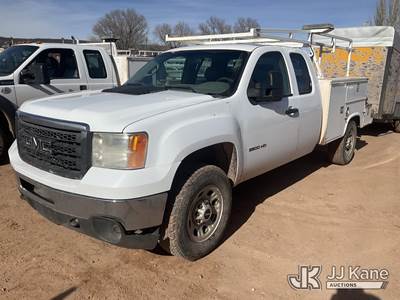 2013 GMC Sierra 2500HD 4x4 Extended-Cab Service Truck