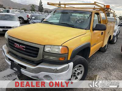 2004 GMC Sierra 2500HD 2WD Service Truck