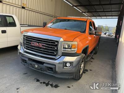 2017 GMC Sierra 2500HD Extended-Cab Service Truck