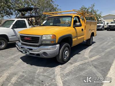 2004 GMC Sierra 2500HD Service Truck